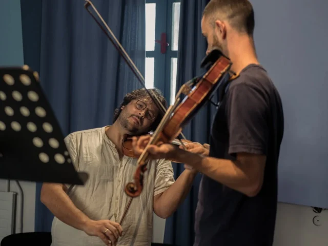 The Violin, Viola, and Chamber Music Masterclass with the internationally acclaimed musicians Jonian-Ilias Kadesha and Pablo Hernán Benedí successfully concluded yesterday.

Days filled with inspiration, music, and invaluable guidance for all participants!

A heartfelt thank you to the artists and everyone who took part!

////////////////////////////////////////////////////

Με μεγάλη επιτυχία ολοκληρώθηκε χθες η masterclass βιολιού, βιόλας και μουσικής δωματίου με τους διεθνώς καταξιωμένους μουσικούς Jonian-Ilias Kadesha και Pablo Hernán Benedí.

Μέρες γεμάτες έμπνευση, μουσική και πολύτιμη καθοδήγηση για τους συμμετέχοντες!

Ευχαριστούμε θερμά τους καλλιτέχνες και όλους όσοι συμμετείχαν!

#IKMD #IKMD2025 #kalamatamusicdays #internationalfestival #Masterclass #Violin #Viola #ChamberMusic #JonianIliasKadesha #PabloHernánBenedí #MusicEducation #ClassicalMusic
